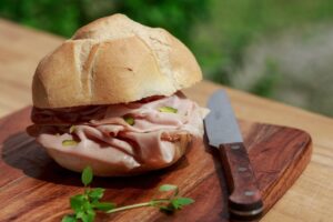Mortadella e colesterolo: cosa succede al corpo dopo 30 giorni di consumo